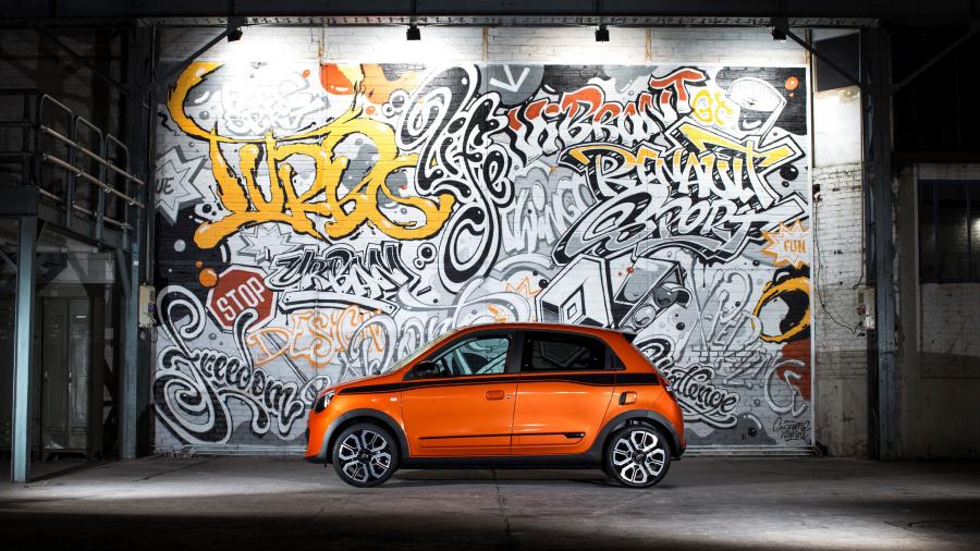  Renault Twingo GT 2016 года  (фото 2 из 49)